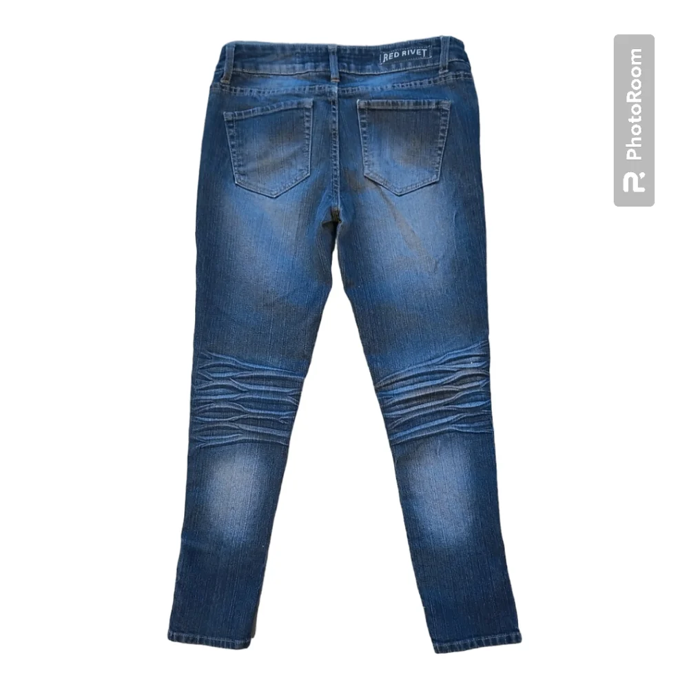 Red Rivet jeans - Picture 2 of 4